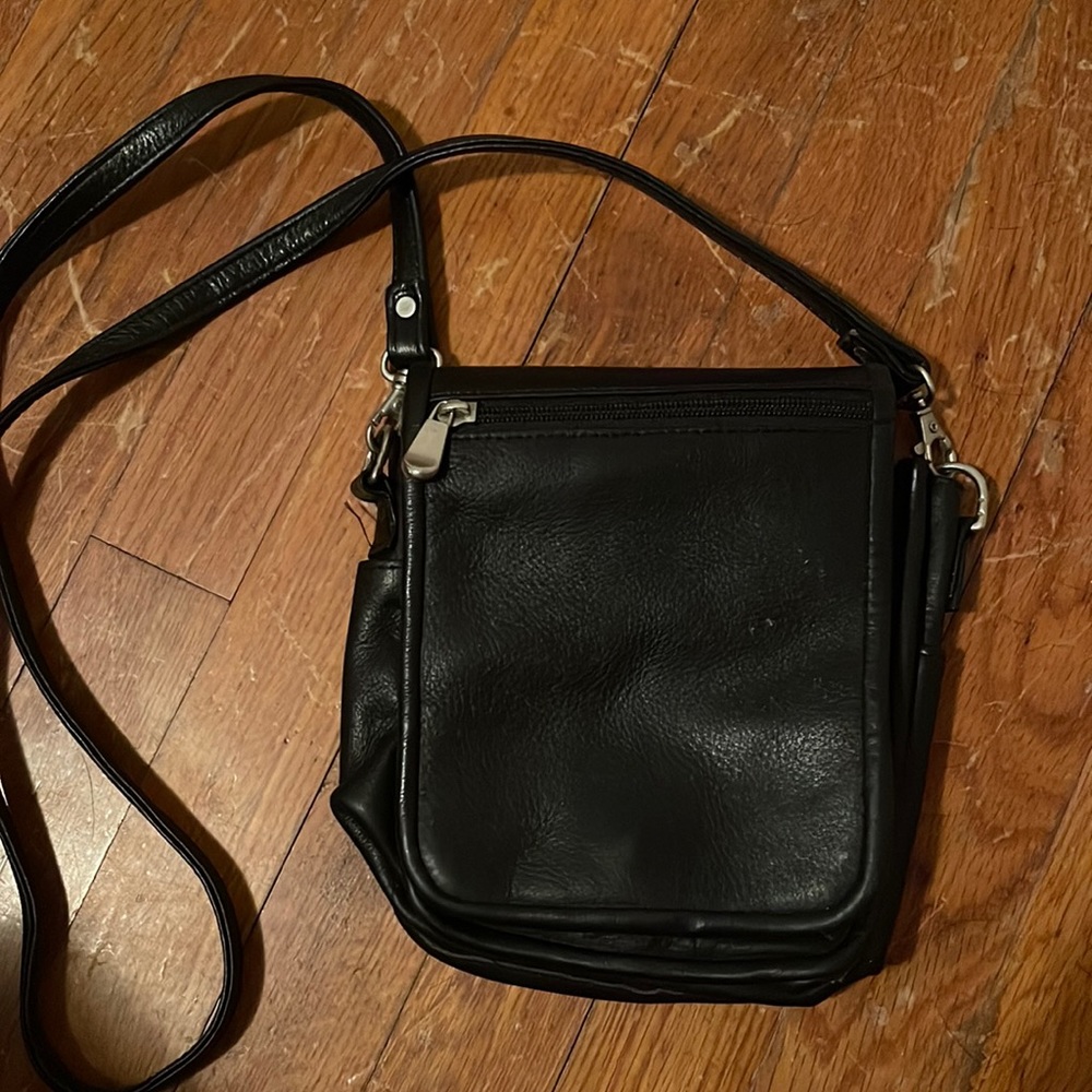 Wilson Leather Shoulder Bag